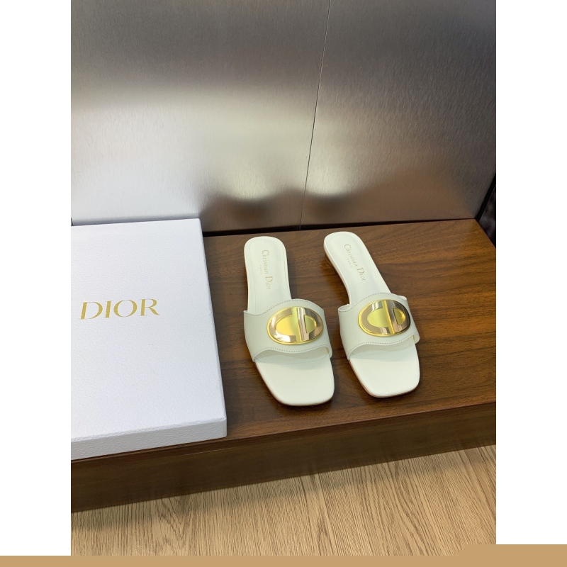 ch**an D*or slippers